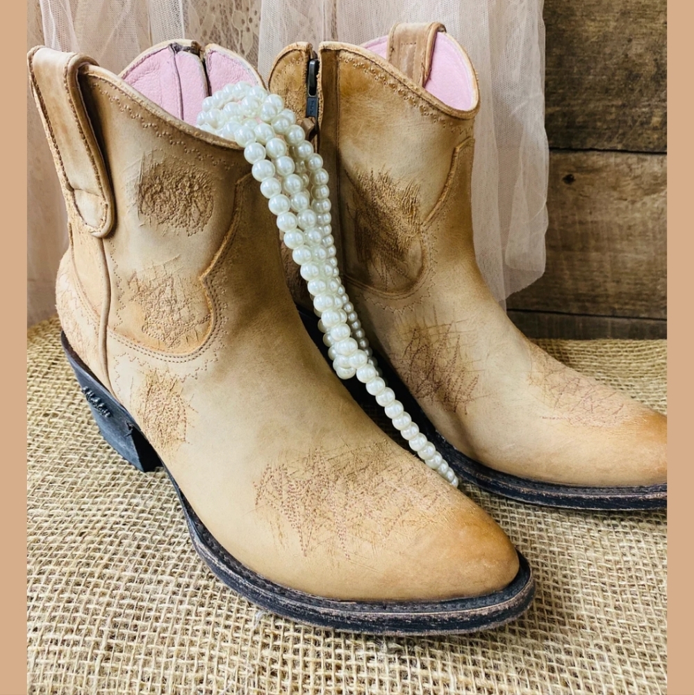 New $180 Miss Macie Going Home Ankle Boots Booties 9.5 M Tan Brown Cowboy!!!